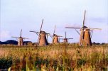 NIKON FE KINDERDIJK 1 800 PXL.jpg