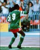 Roger-Milla-Banderin.jpg