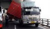 low-rider-container-crushes-hyundai-elantra-suspension_4.jpg